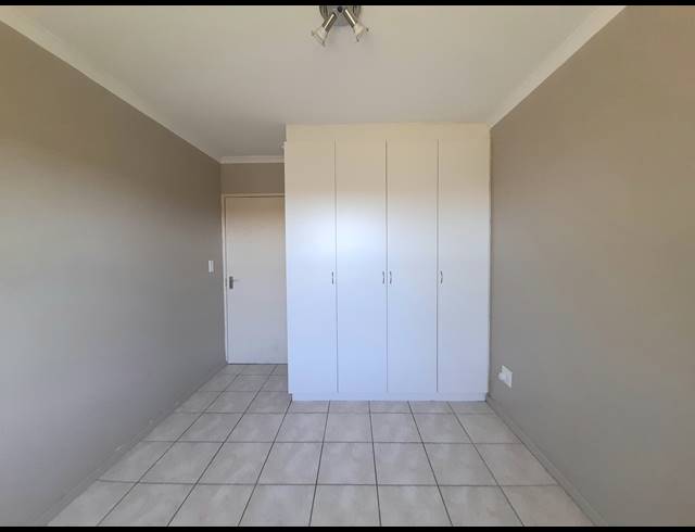 2 BEDROOM APARTMENT FOR SALE IN UITZICHT